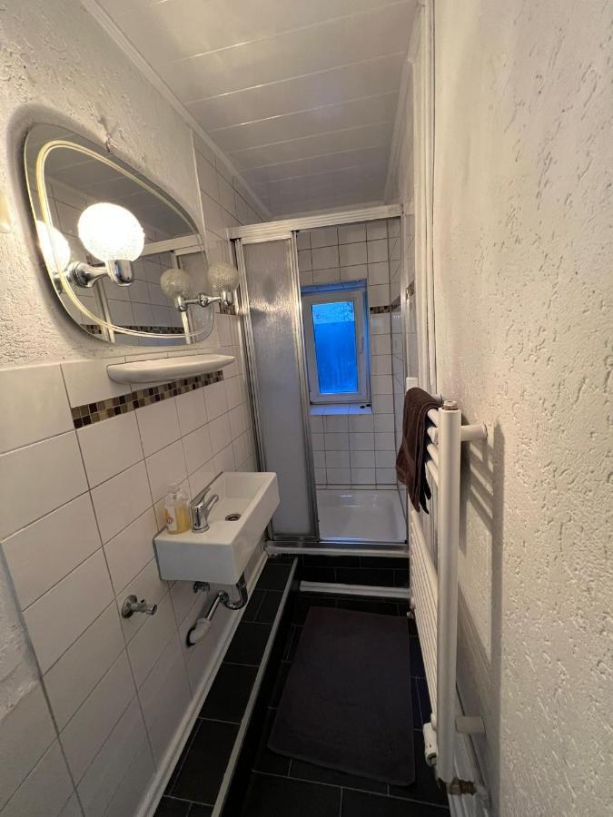 Adam's Hostel Düsseldorf Buitenkant foto